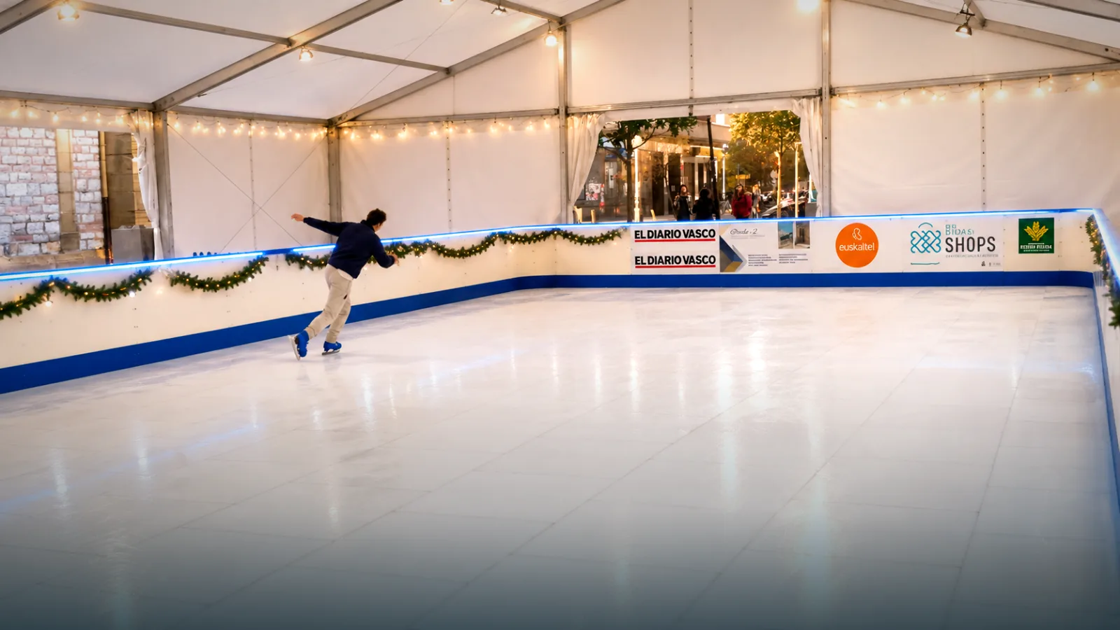 Pista de hielo sintético en un evento municipal